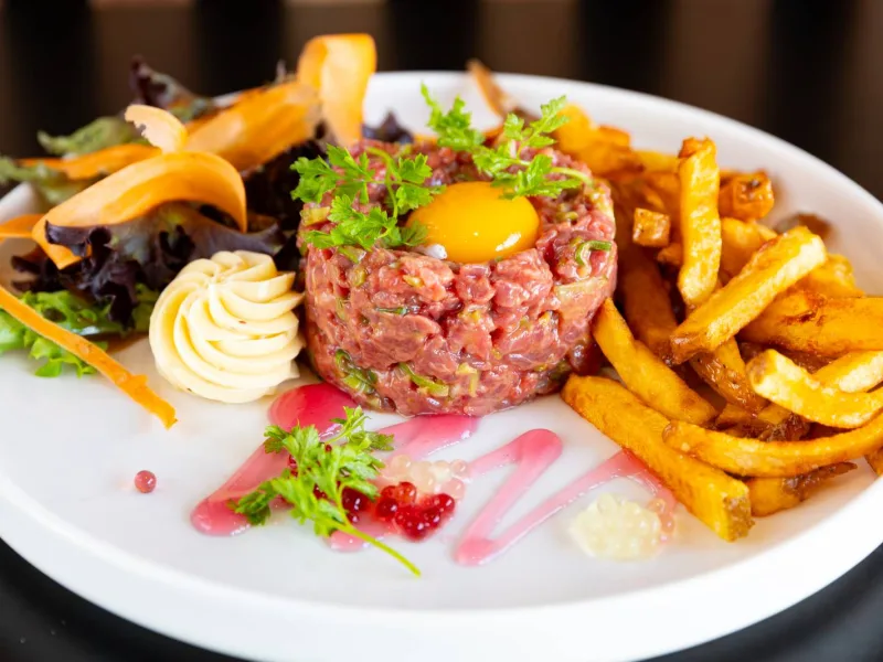Tartare de bœuf et frites maison